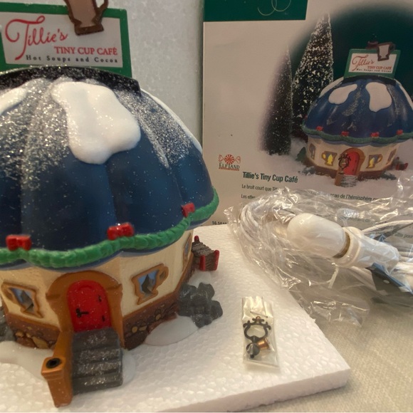 Dept 56 TILLIE'S TINY CUP CAFE 1998 North Pole Series Light & Box- Unused - Picture 7 of 10